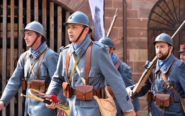 110e anniversaire de la bataille de Verdun et de l'introduction du casque Adrian