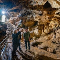Visite de la grotte de Cravanche