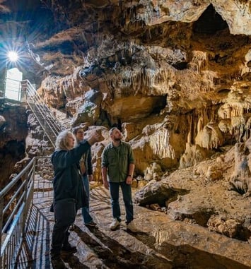 Visite de la grotte de Cravanche